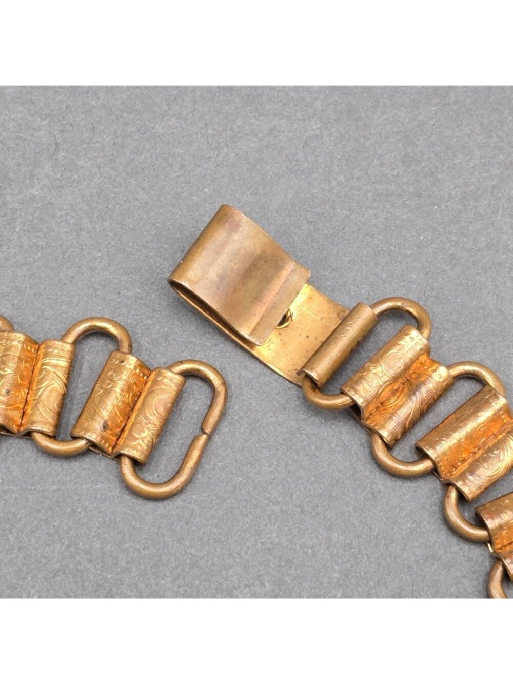 Antique Victorian Book Chain Necklace 24" Gold Tone 15.6mm Embossed Floral Panel - Picture 10 of 16